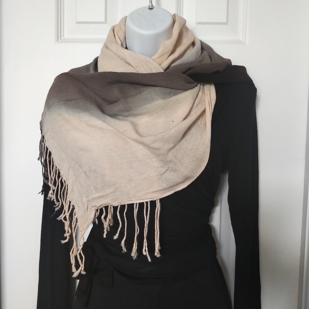Multi-tone scarf